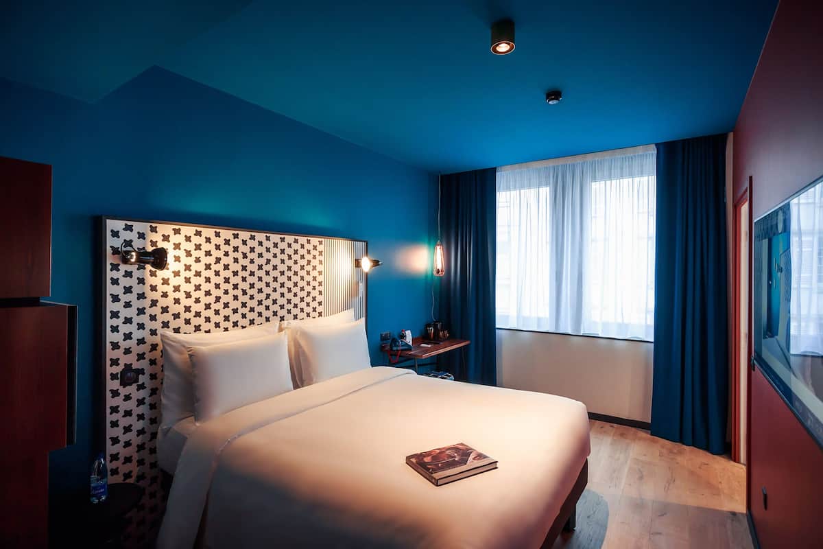 Deluxe kamer, 1 twee- of 2 eenpersoonsbedden (Extra Boma) | Een gratis minibar, een kluis op de kamer, een bureau