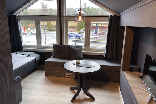 Habitación individual básica | Cortinas opacas, camas supletorias, wifi gratis y ropa de cama