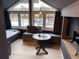 Cortinas blackout, camas plegables/adicionales y wifi gratis 