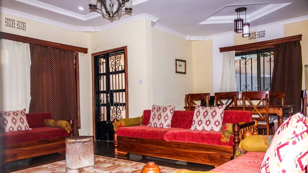 Lobby sitting area - Sinzia Villas (Arusha)