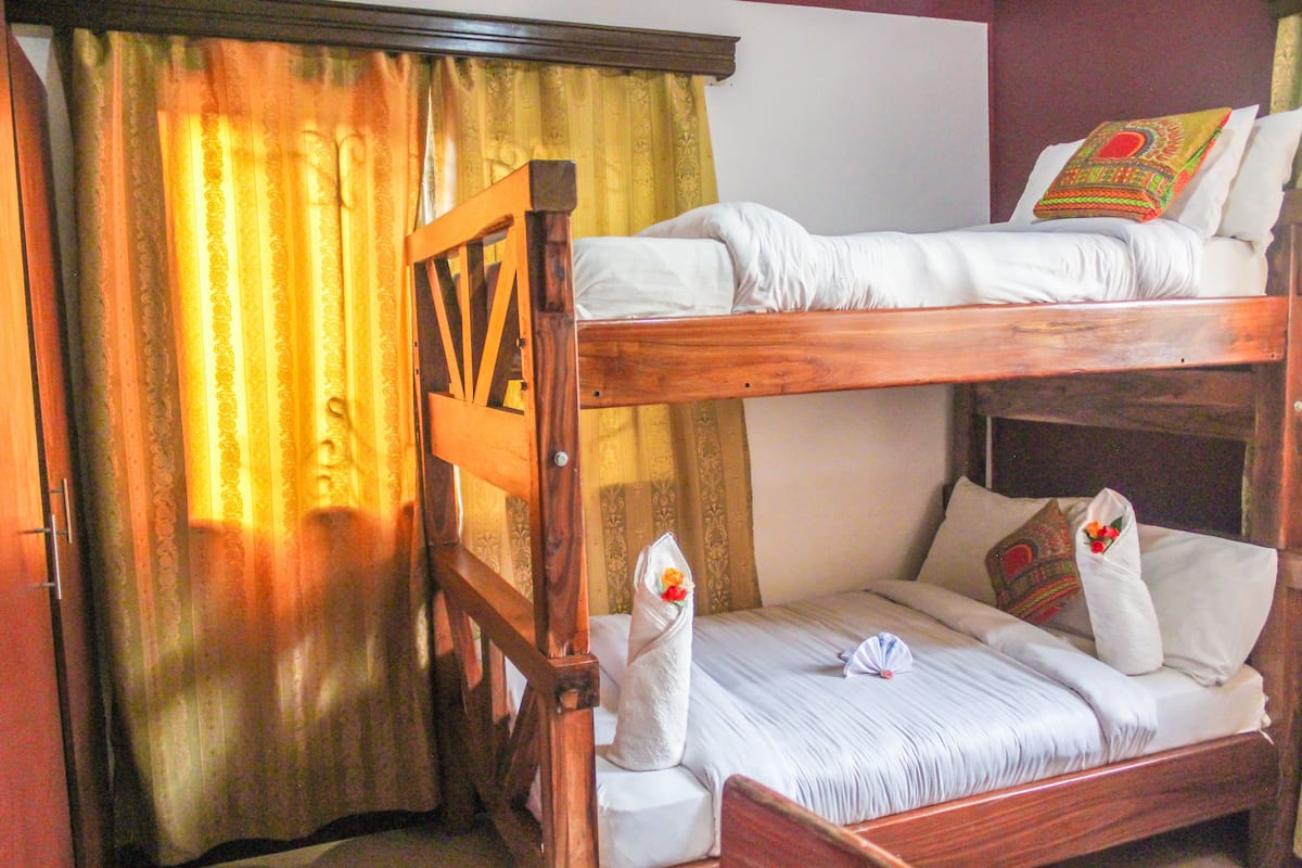 Deluxe Twin Room, Garden View | Desk, soundproofing, iron/ironing board, free WiFi