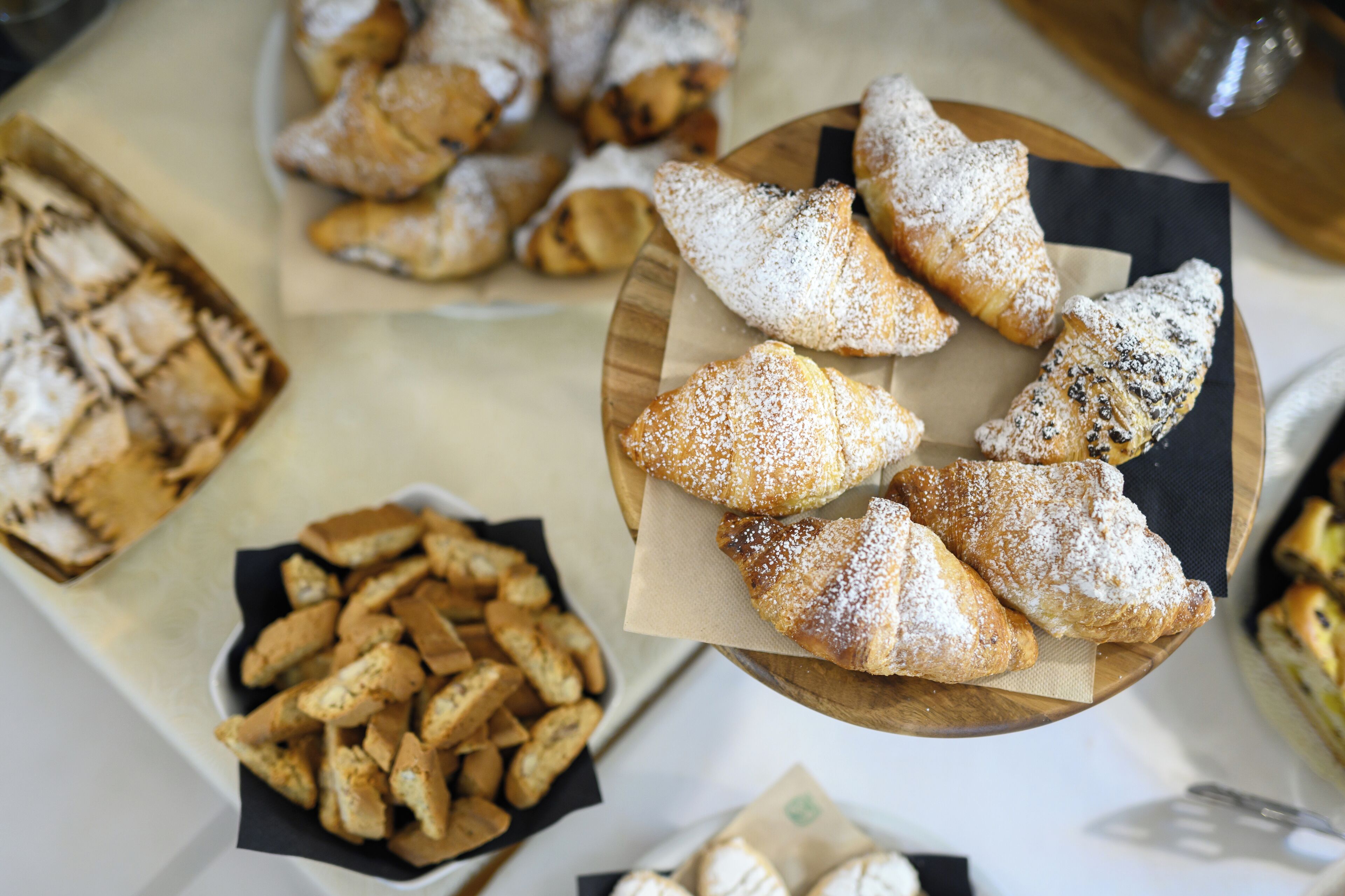 daily buffet breakfast (eur 6 per person)