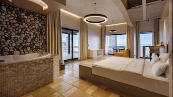 1 bedroom, minibar, in-room safe, desk