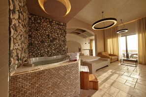 Honeymoon-Suite | Minibar, Zimmersafe, Schreibtisch, kostenloses WLAN