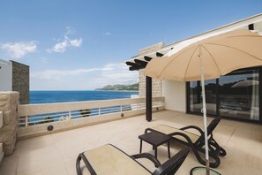 Suite, Hot Tub, Sea View | Terrace/patio - Radisson Resort Ruza Vjetrova (Bar)