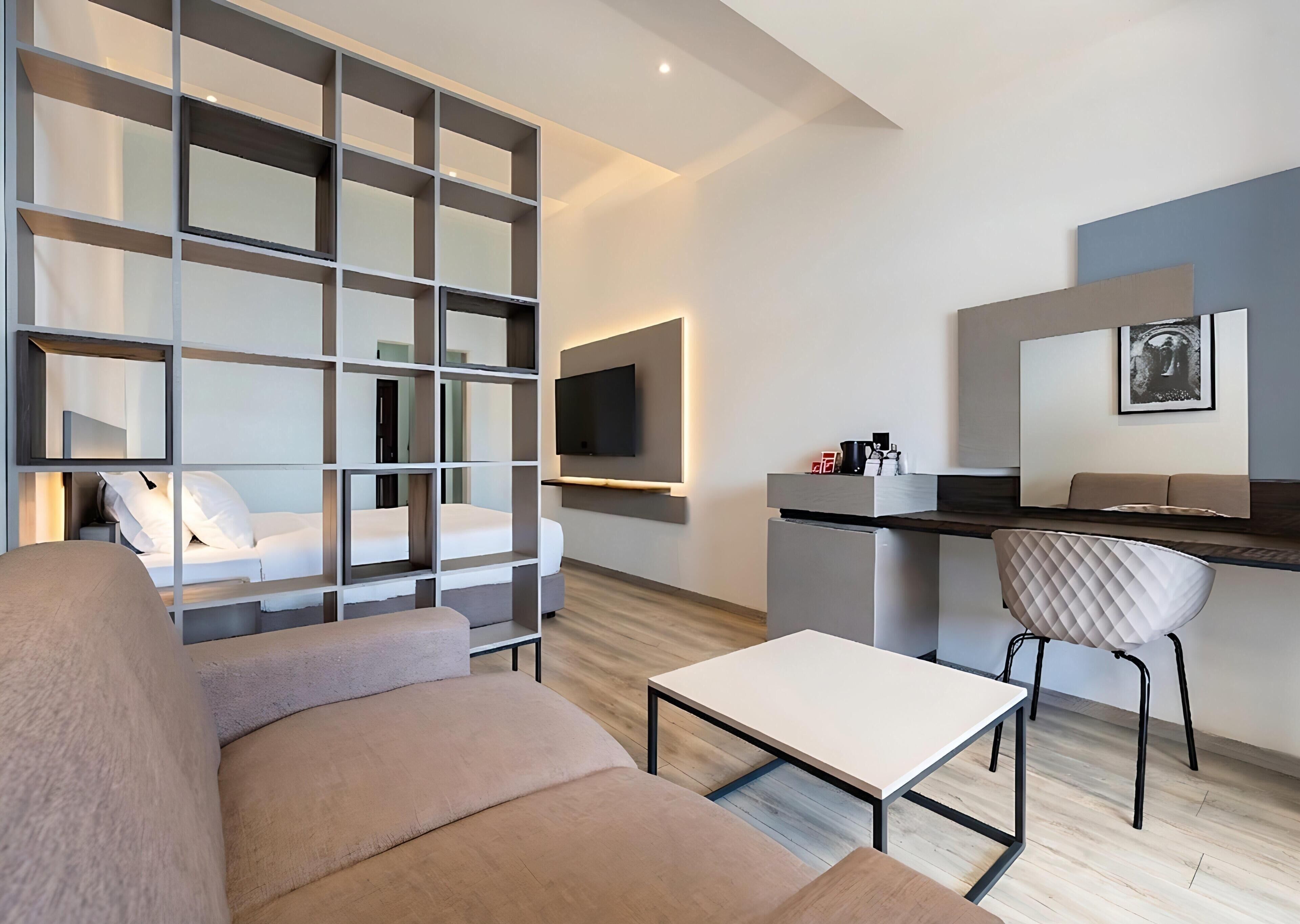 Quarto superior | Frigobar, cofres nos quartos, escrivaninha, Wi-Fi de cortesia