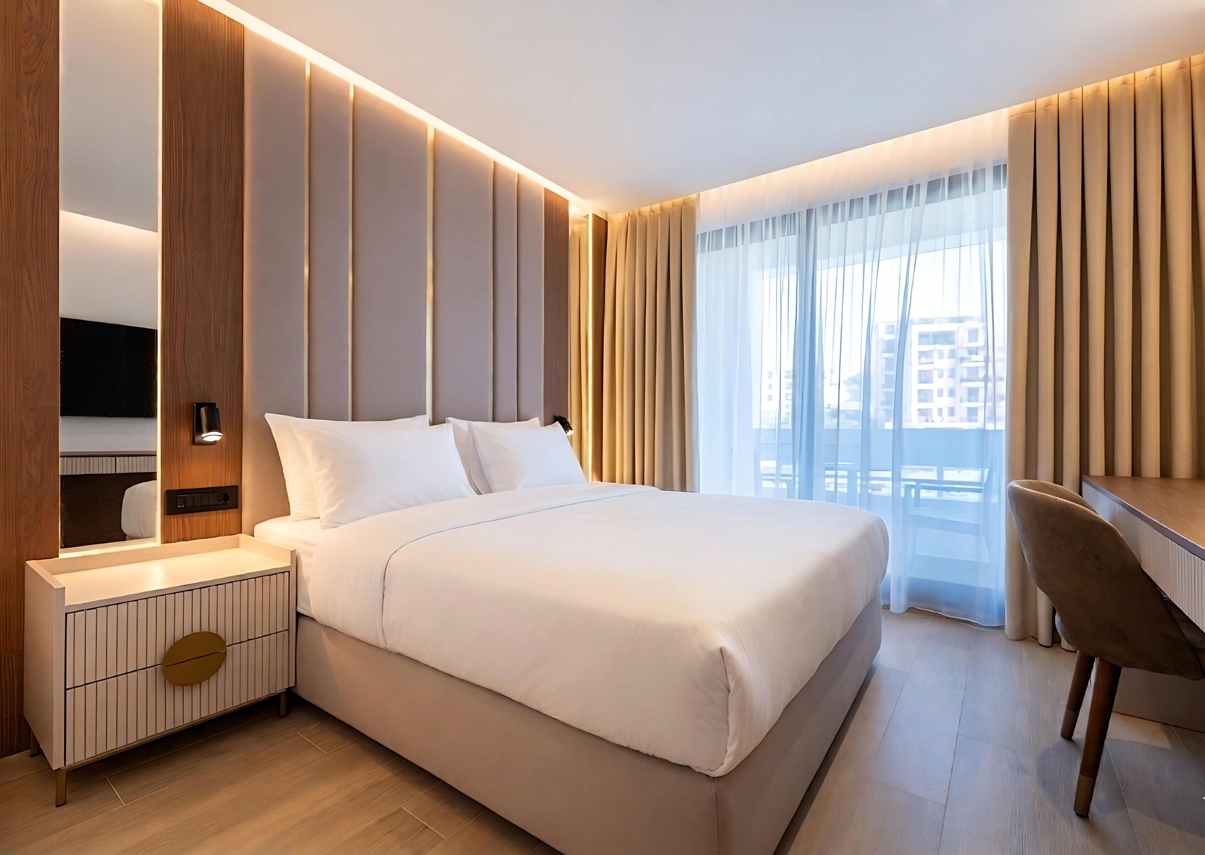 Standard Room | Minibar, in-room safe, desk, free WiFi