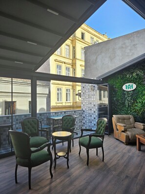 تلفزيون إل سي دي