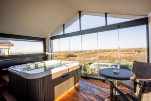 Habitación de lujo doble, balcón | Ropa de cama de alta calidad, colchones viscoelásticos, minibar