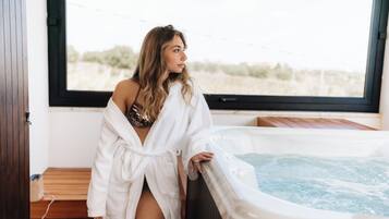 Camera Superior con Jacuzzi Privata in Terrazza | Biancheria da letto di alta qualità, materassi in memory foam, minibar