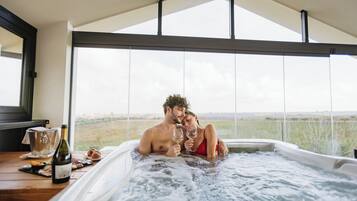 Chambre Double Luxe, balcon | Bain à remous privé