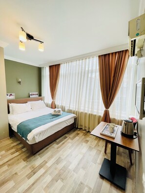 Standard Suite | Desk, iron/ironing board, free WiFi, bed sheets - Puffin Suite (Istanbul)