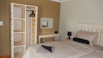 2 عدّة غرف نوم وخزنة داخل الغرفة ومكتب وواي فاي مجانًا