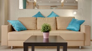 Studio, balkong (on MOPRa sqr., 9) | Oppholdsrom | Plasma-TV