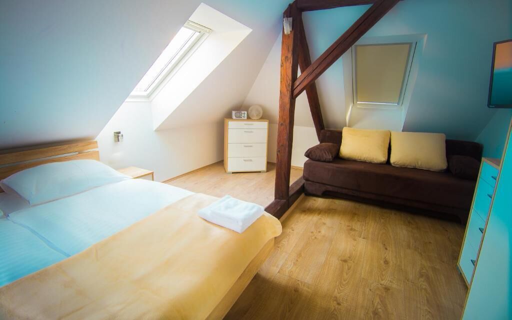 minibar, in-room safe, desk, free wifi