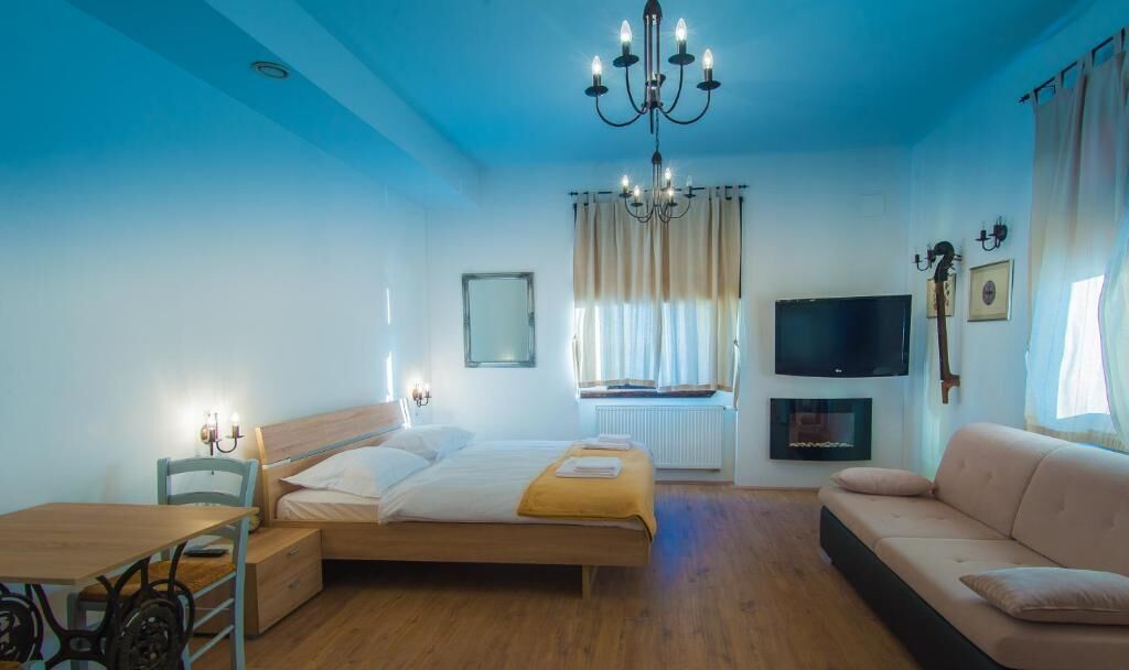 minibar, in-room safe, desk, free wifi