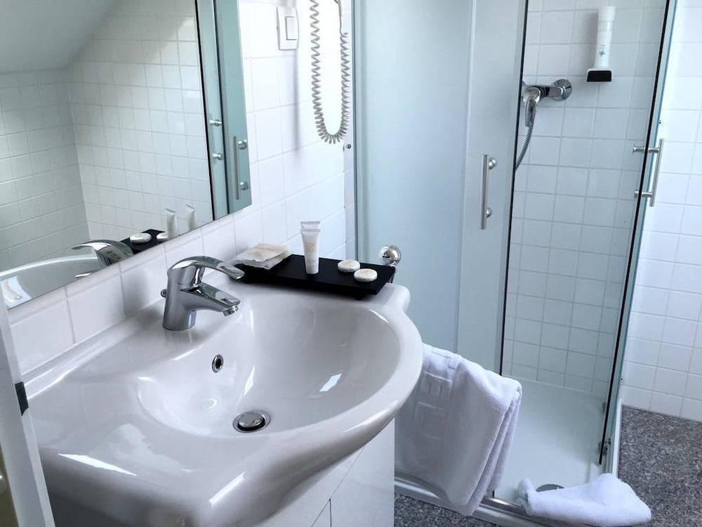 Hotel Katrca 1905 by null