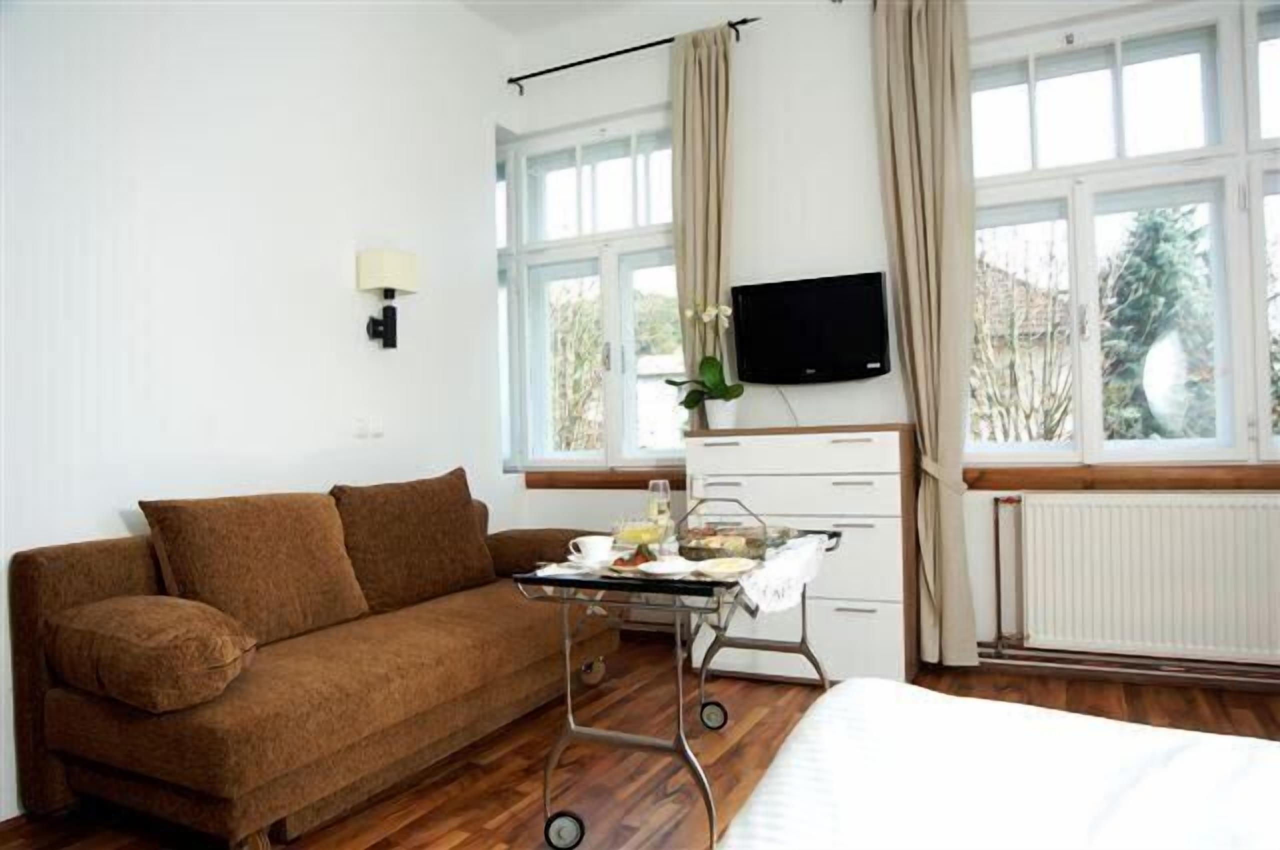 double or twin room | room service – dining