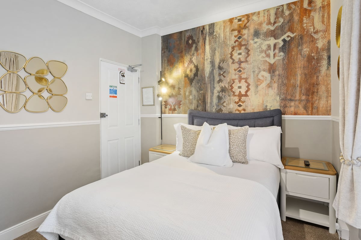 Double Room (2)