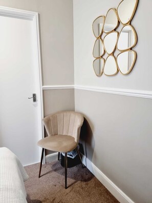 Quarto casal (2) | Roupas de cama premium, frigobar, cortinas blackout