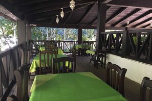 Se sirven desayunos, almuerzos y cenas