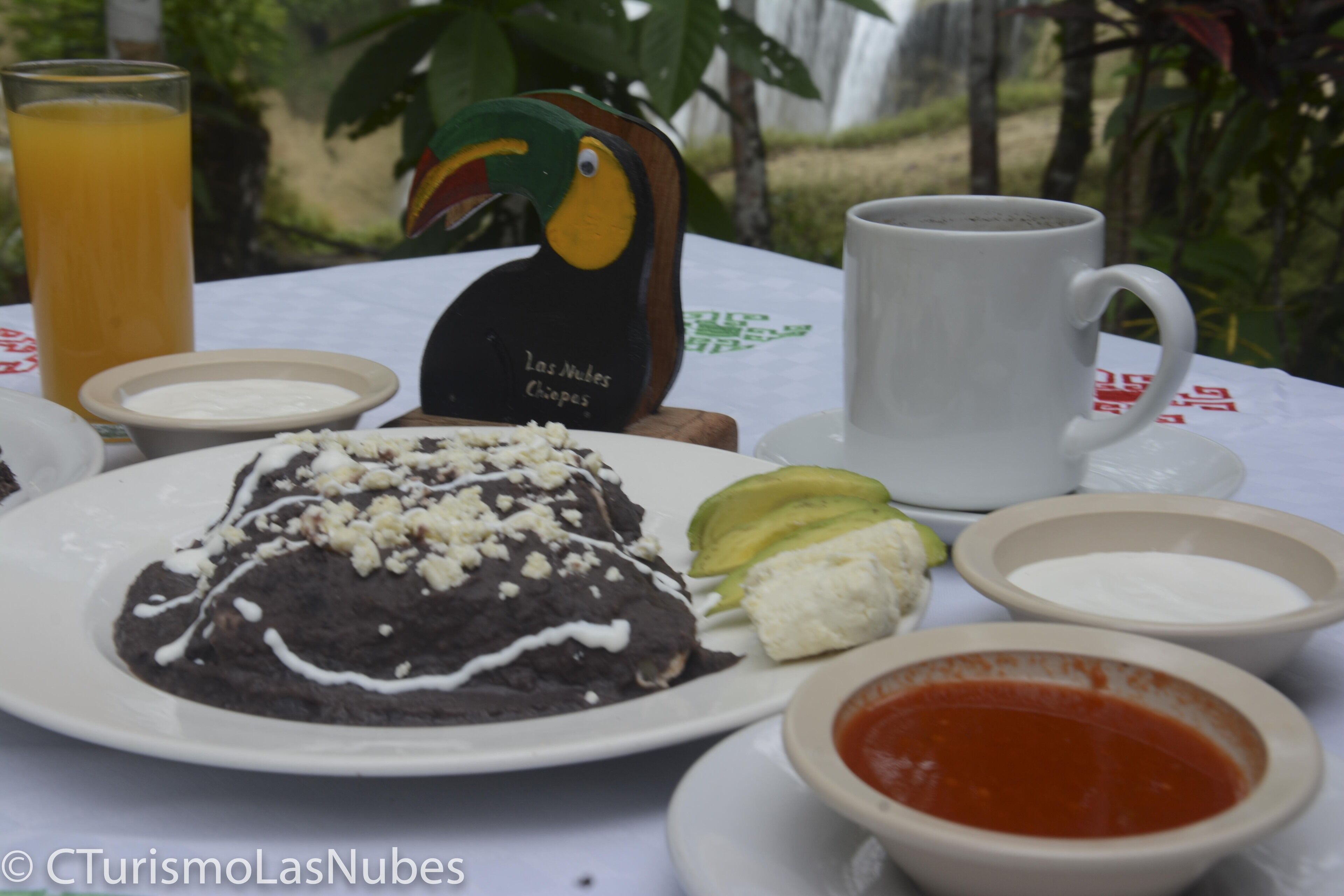 daily full breakfast (mxn 160 per person)