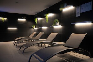 Couples treatment rooms, sauna, hot tub, steam room, Turkish bath