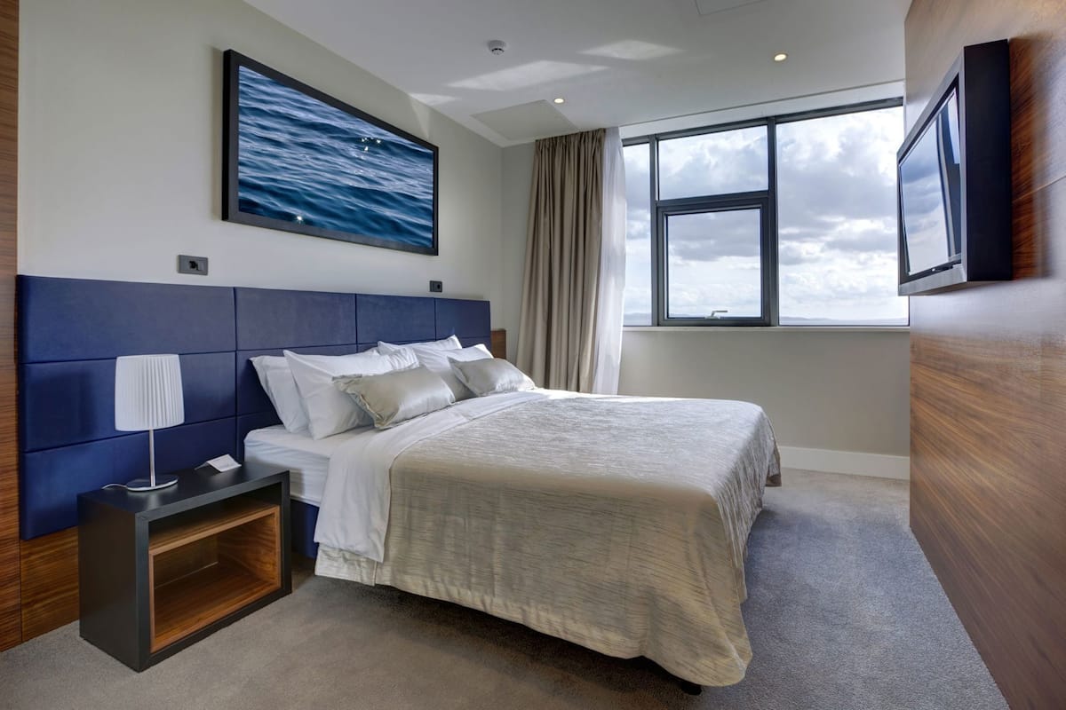 Minibar, in-room safe, desk, blackout drapes