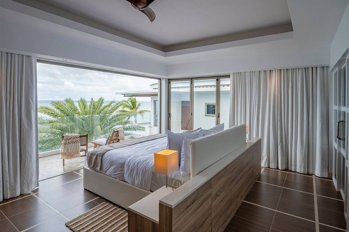 egyptian cotton sheets, premium bedding, down duvets, pillow-top beds