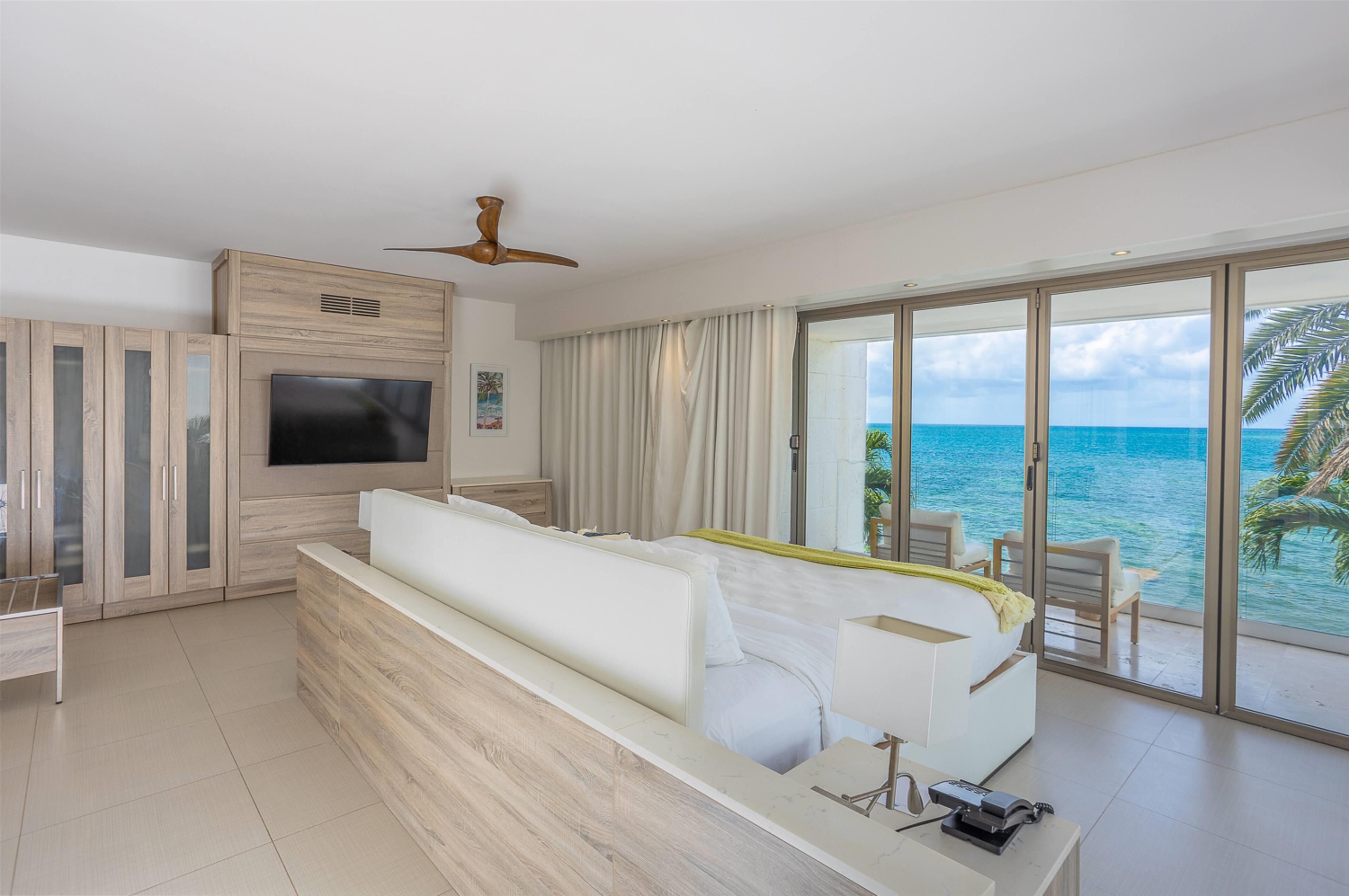 luxury villa, multiple beds, non smoking, oceanfront | egyptian cotton sheets, premium bedding, down duvets, pillow-top beds