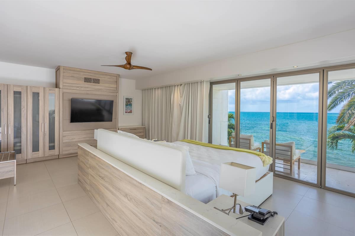 luxury villa, multiple beds, non smoking, oceanfront | egyptian cotton sheets, premium bedding, down duvets, pillow-top beds