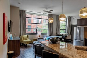 Refrigerador, cafetera/tetera