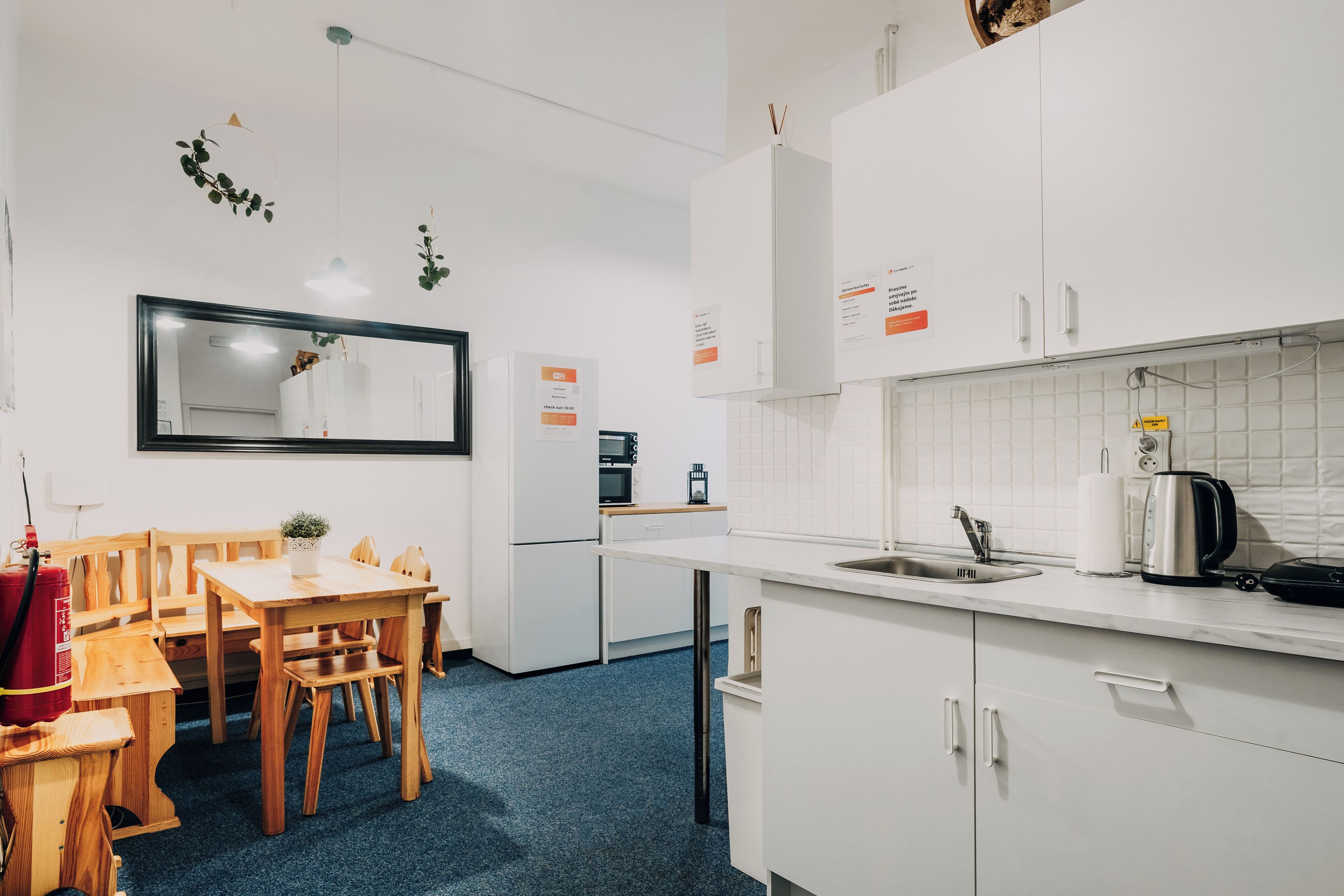 fridge, microwave, stovetop, paper towels