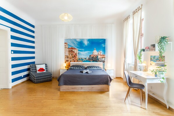 1 chambre, bureau, lits bébé (en supplément), Wi-Fi gratuit