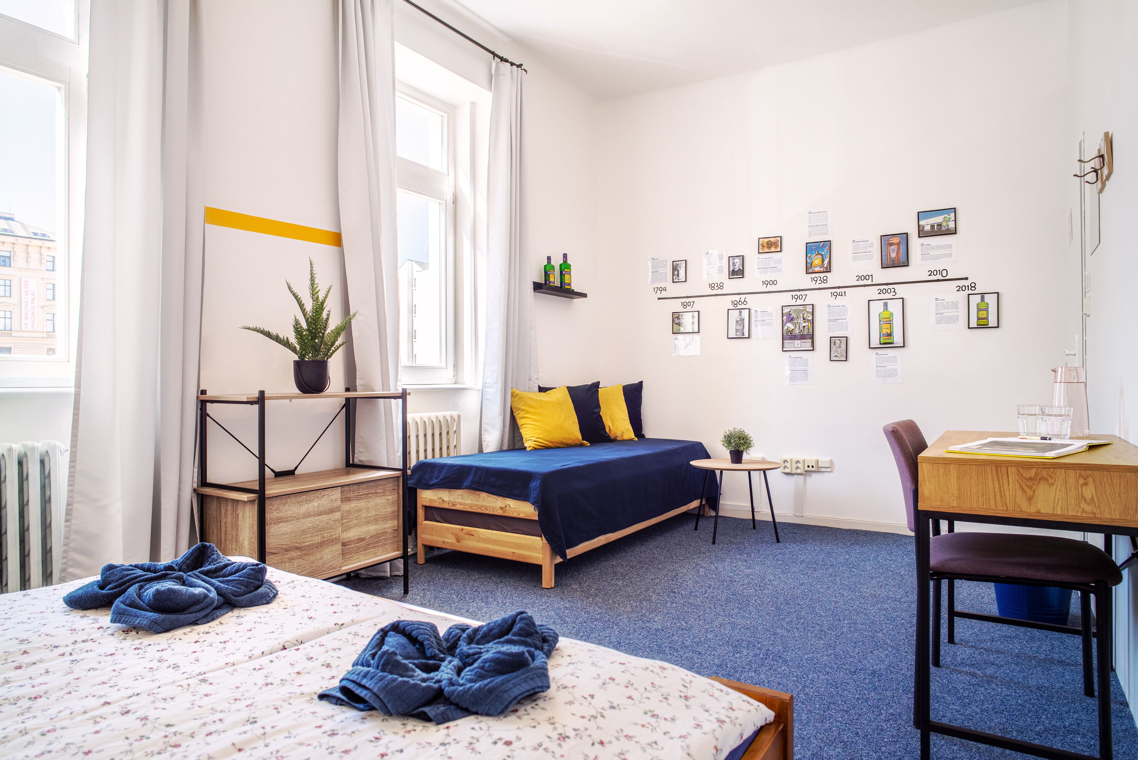 1 bedroom, desk, cots/infant beds, free wifi