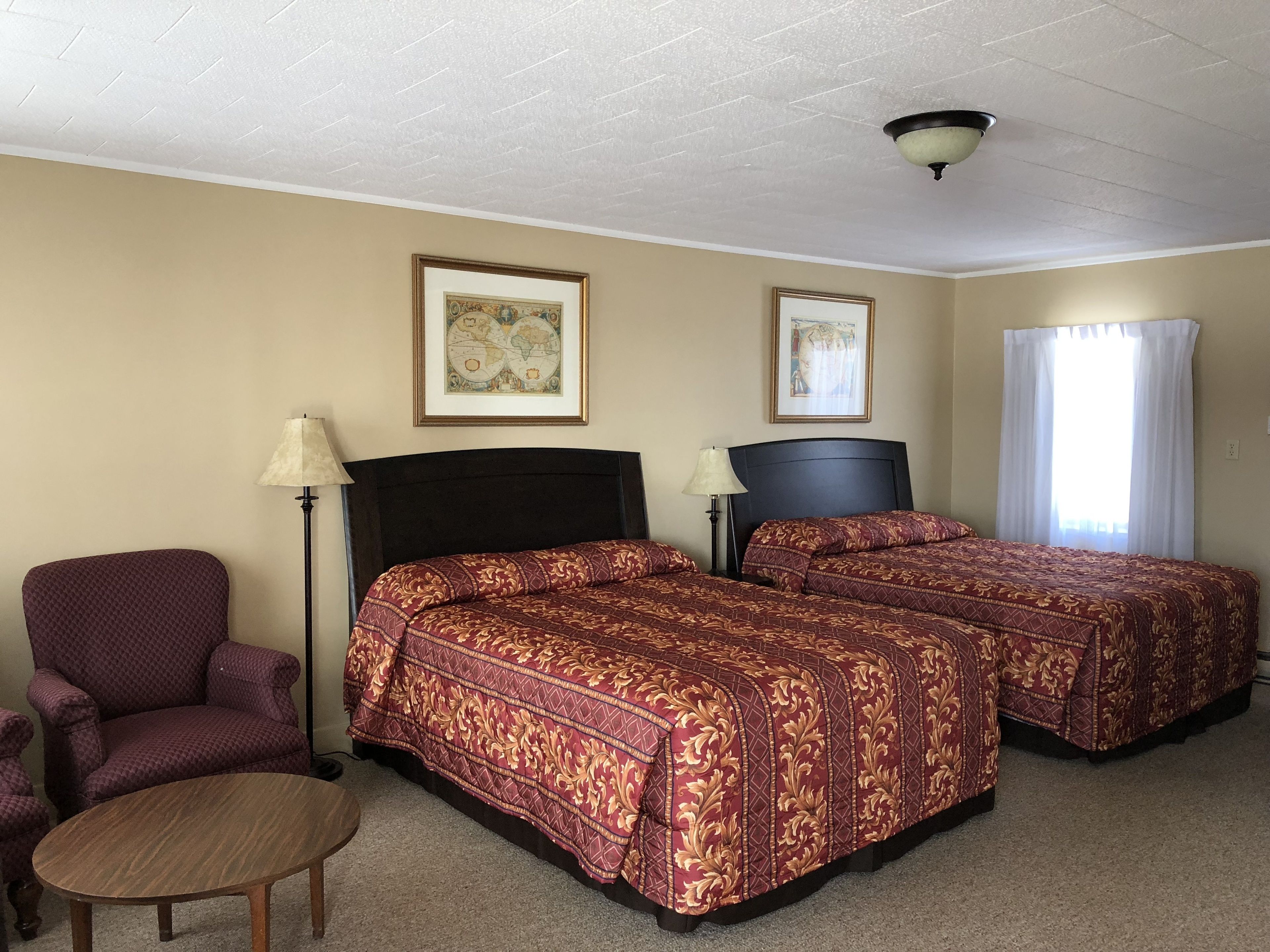 标准房, 2 张大床 | 特色装修、办公桌、隔音、免费 WiFi