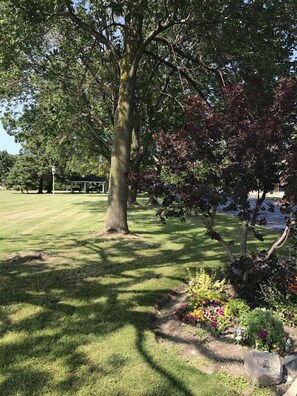 Garden - Dunlop Motel (Ashfield-Colborne-Wawanosh)