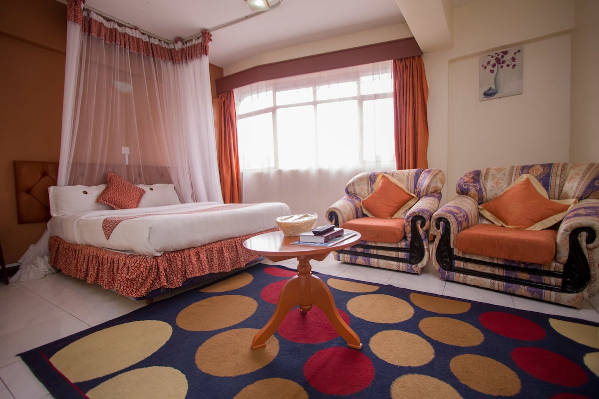 Escriptori i wifi gratuïta