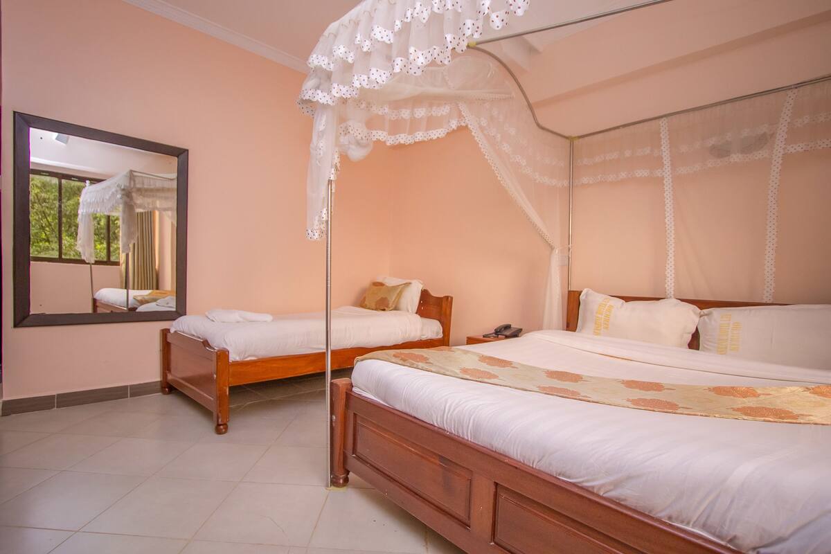 Free WiFi, bed sheets