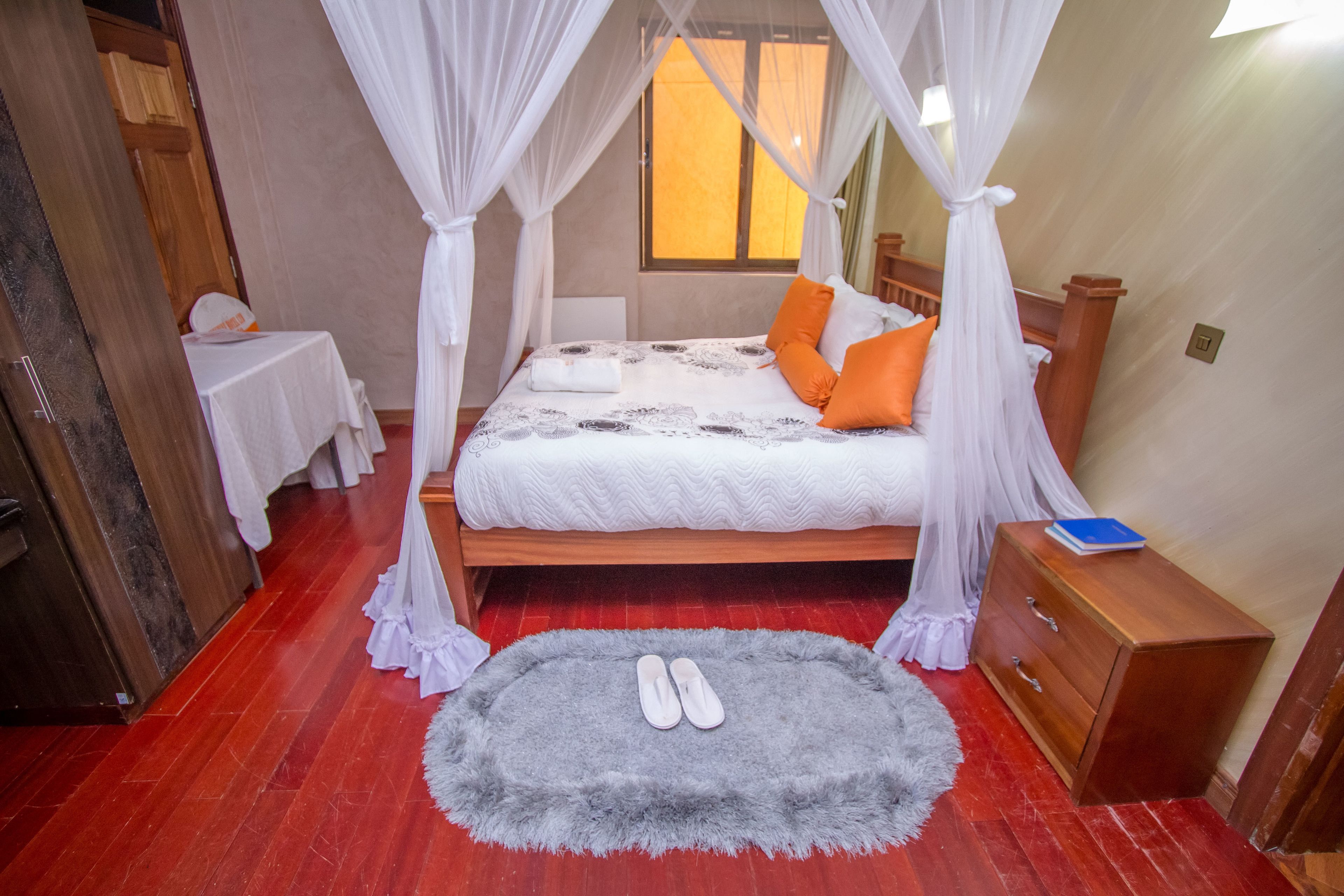 Free WiFi, bed sheets