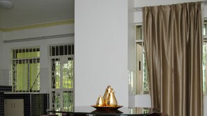 Unclassified image, 4 of 40, button - Dianwill Hotel (Entebbe)