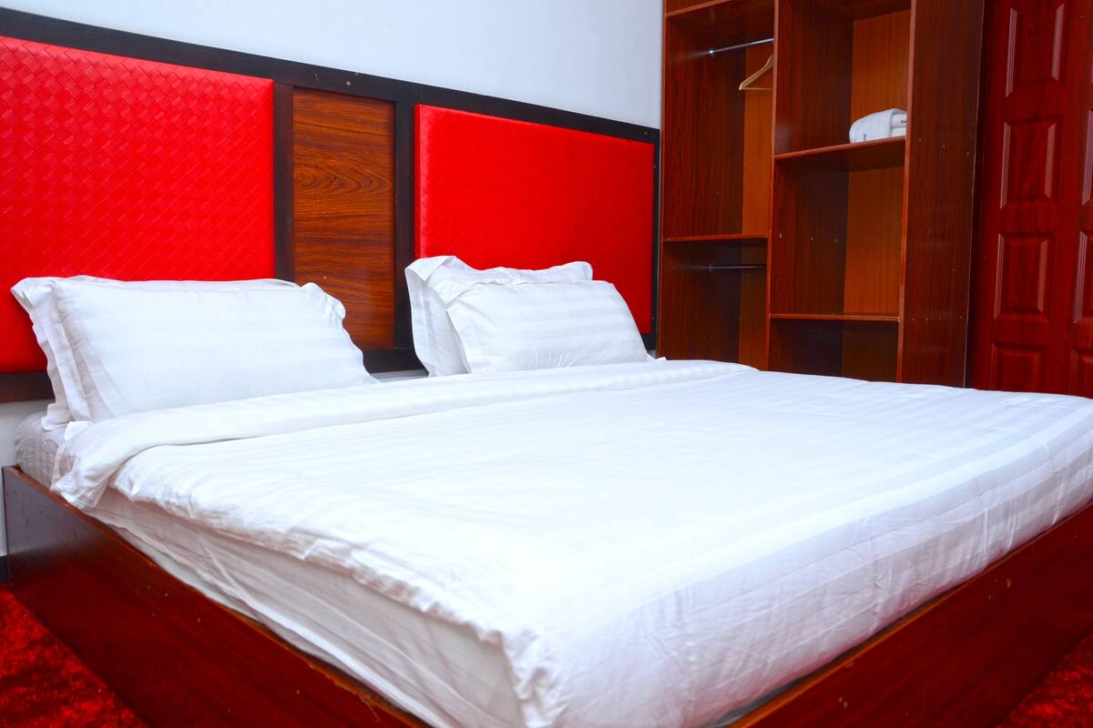 Standard Single Room | In-room safe, desk, soundproofing, free WiFi
