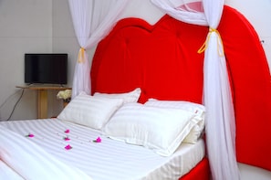 Suite | In-room safe, desk, soundproofing, free WiFi - Dianwill Hotel (Entebbe)
