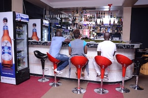Bar (on property) - Dianwill Hotel (Entebbe)