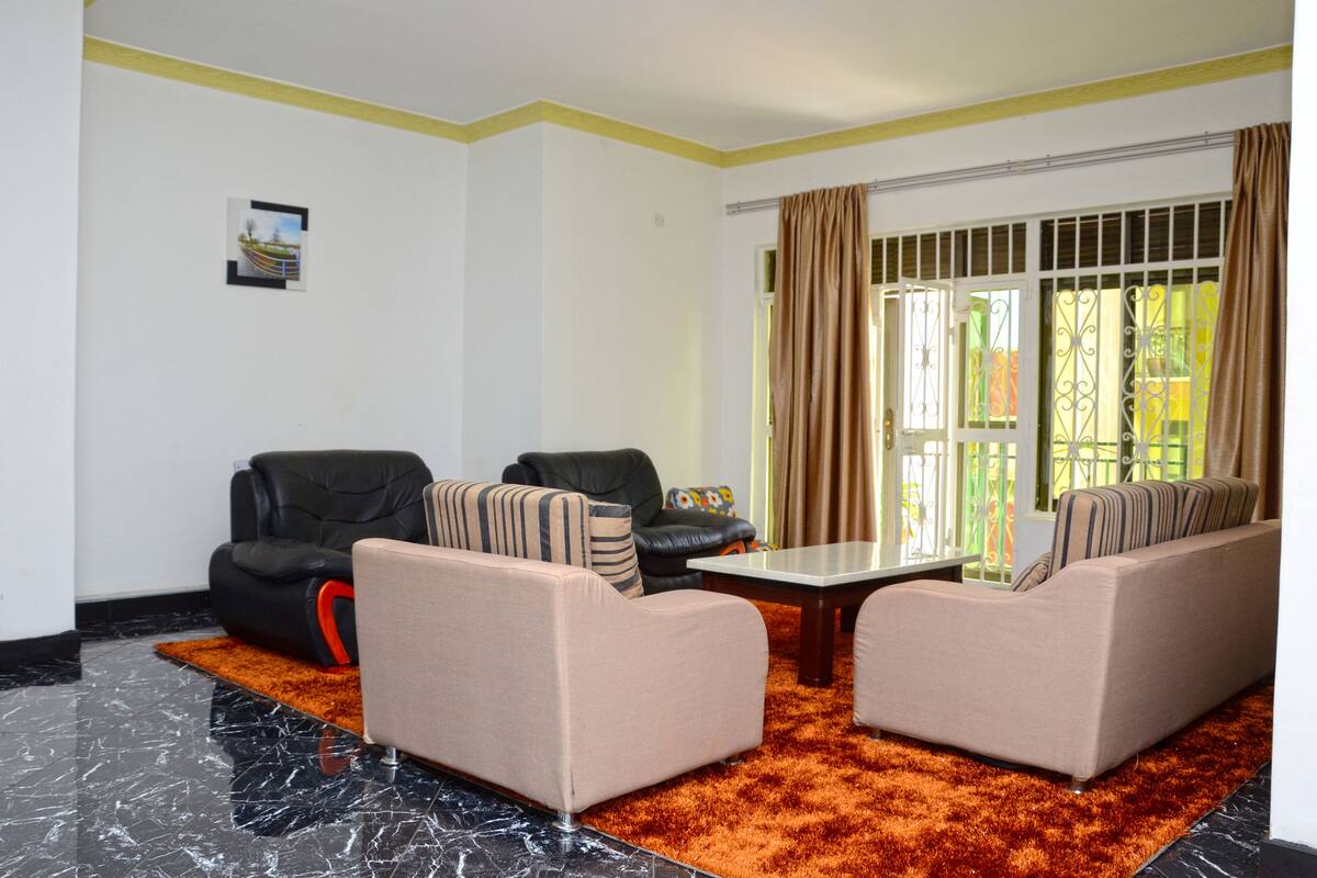 Suite | Living room | TV