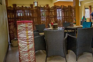 Family dining - Kisoro Tourist Hotel (Kisoro)