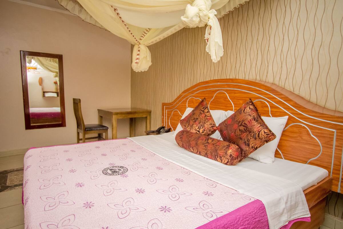 Phòng đôi Tiêu chuẩn | Bàn