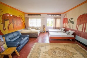 Suite familiare | Una cassaforte in camera, una scrivania, Wi-Fi gratuito