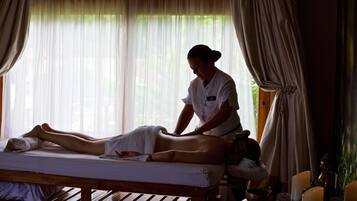 Sauna seca, tratamentos corporais, massagens com pedras quentes