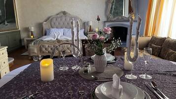 Master Suite Infinito | Premium bedding, free minibar, in-room safe, individually decorated